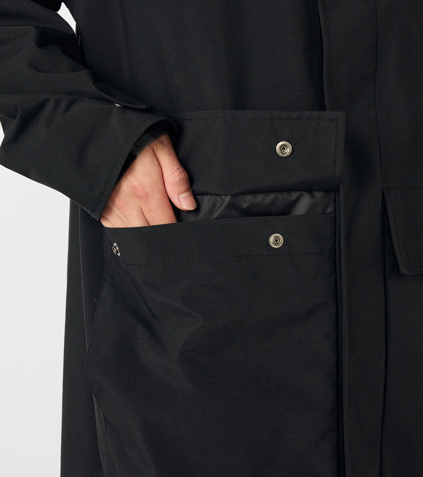 2L NYLON GORE-TEX Cruiser Coat - Image 16