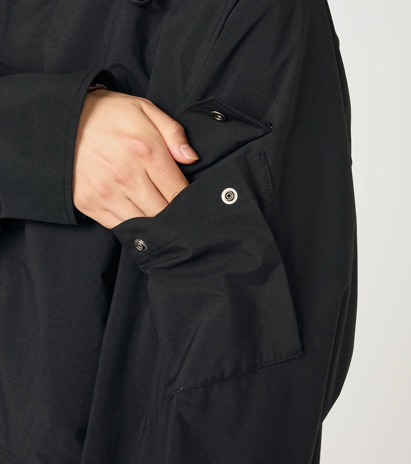 2L NYLON GORE-TEX Cruiser Coat - Image 17