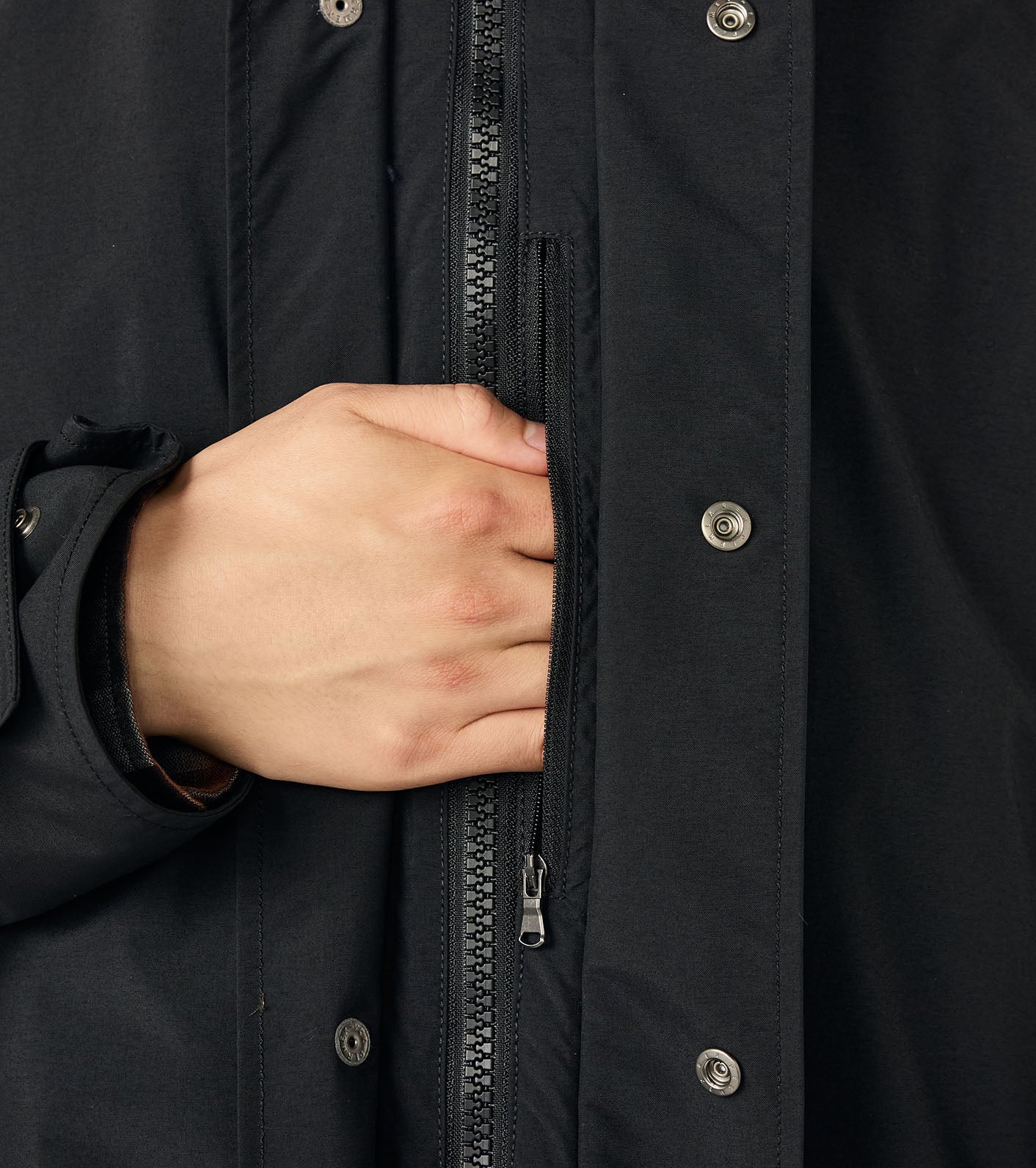 2L NYLON GORE-TEX Cruiser Coat - Image 19