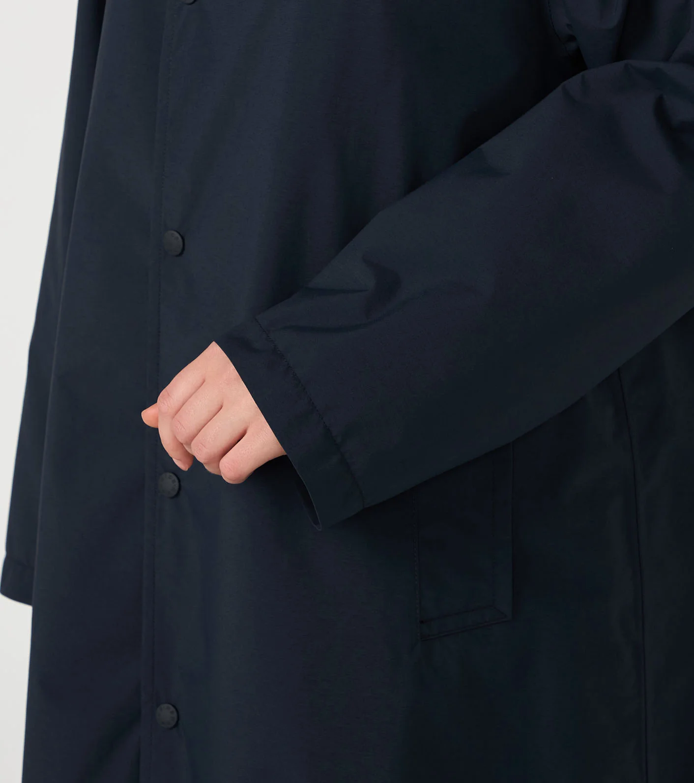 2L NYLON GORE-TEX Hooded Coat - Image 12